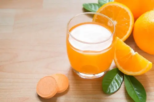 Cho con bú uống vitamin C được không?