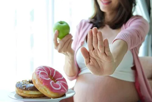 Tiểu đường thai kỳ ăn gì để con tăng cân?