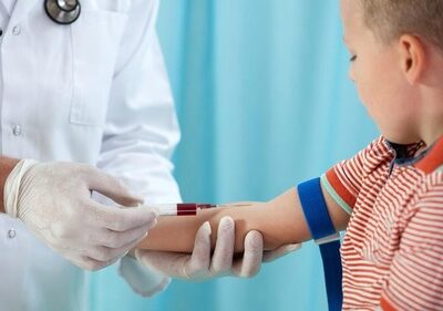 Khám dinh dưỡng cho trẻ có lấy máu không?